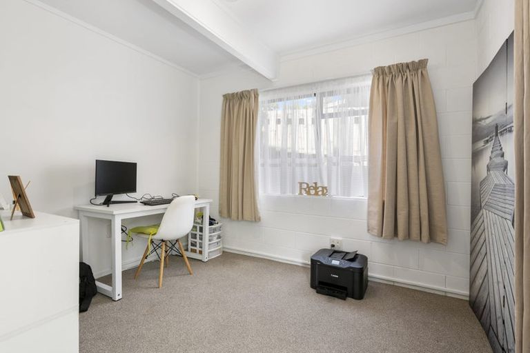 Photo of property in 2/442 Beach Road, Murrays Bay, Auckland, 0630