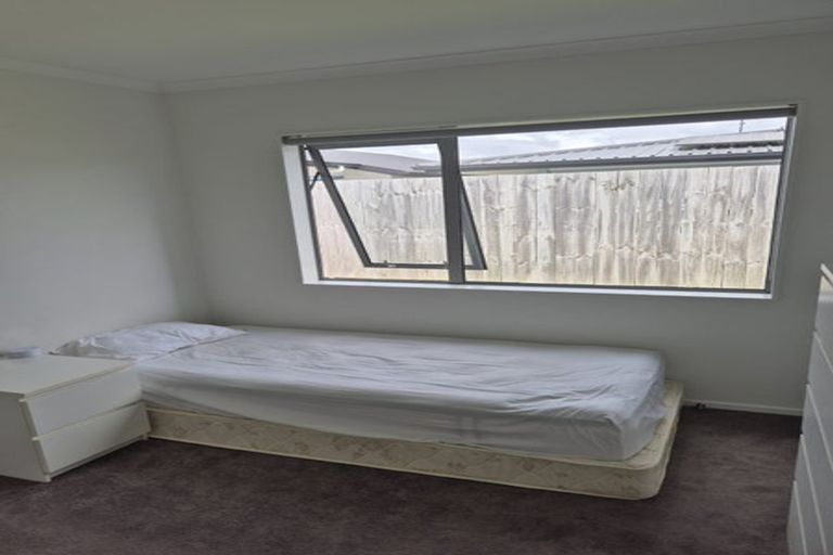 Photo of property in 16 Kutukutu Street, Takanini, 2112