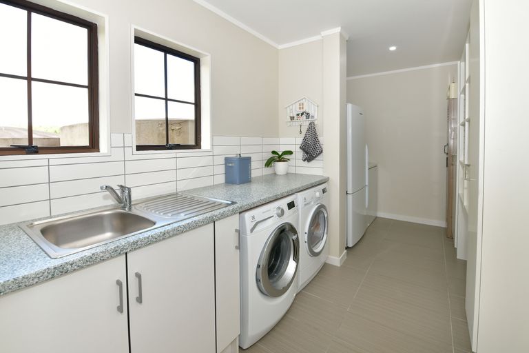 Photo of property in 56 Monowai Road, Wainui, Silverdale, 0994