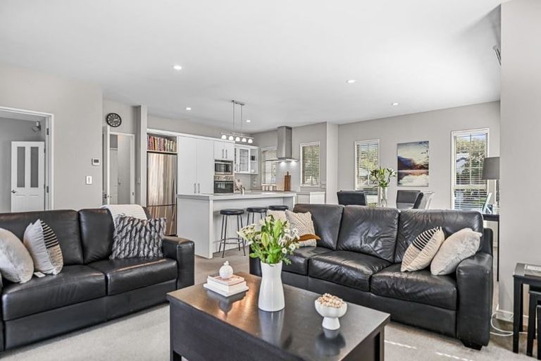 Photo of property in 9 Providence Place, Redwood, Christchurch, 8051