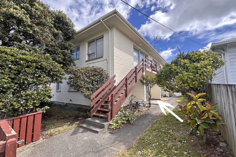 Photo of property in 2/154 Onepu Road, Lyall Bay, Wellington, 6022