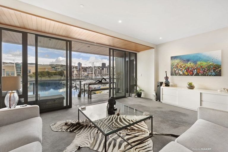 Photo of property in Clyde Quay Wharf, 2b/6 Clyde Quay Wharf, Te Aro, Wellington, 6011