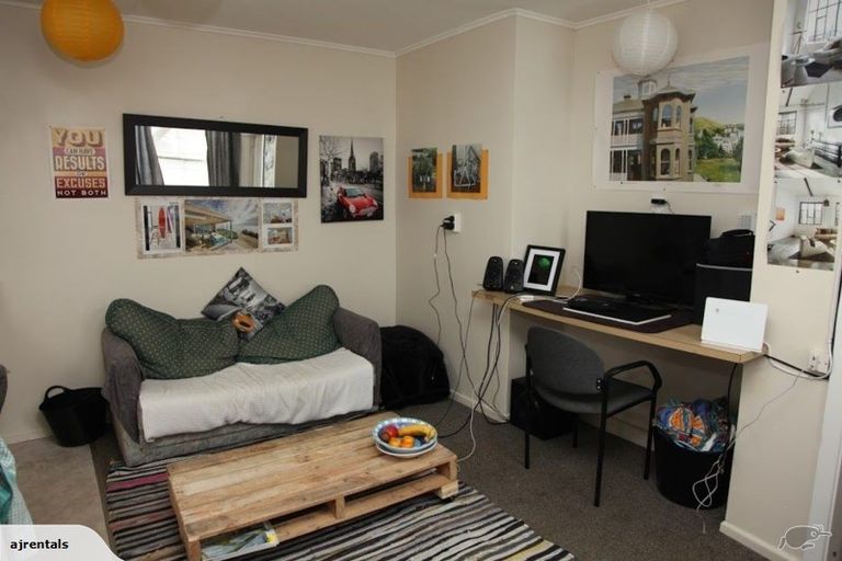 Photo of property in 14 Bidwill Street, Mount Cook, Wellington, 6021