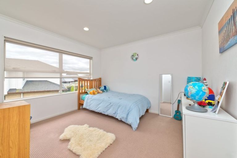 Photo of property in 16 Lake Drive, Karaka, Papakura, 2113