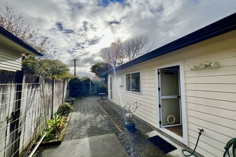 Photo of property in 1/169 Whites Line East, Waiwhetu, Lower Hutt, 5010