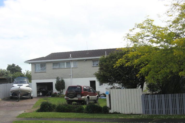 Photo of property in 10 Slim Place, Clendon Park, Auckland, 2103