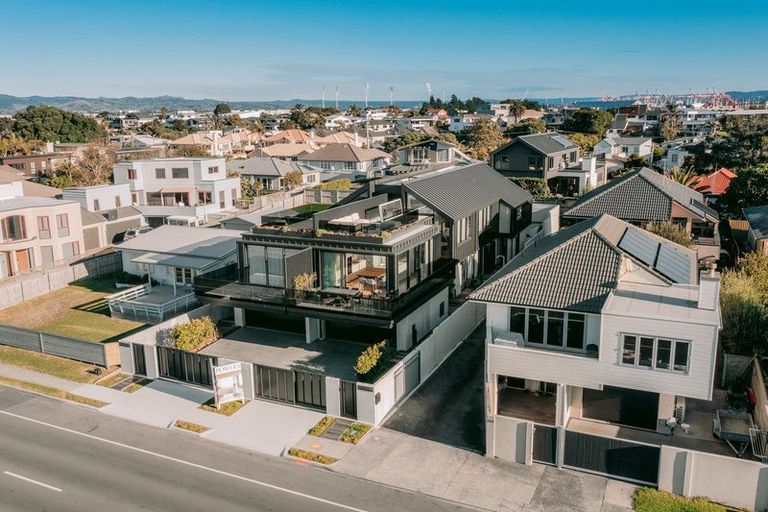 Photo of property in 124 Marine Parade, Mount Maunganui, 3116