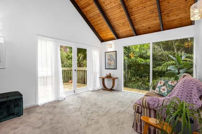 Photo of property in 8 Eucalyptus Place, Beach Haven, Auckland, 0626