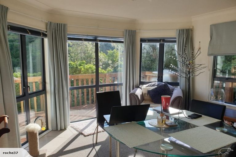 Photo of property in 108b Westchester Drive, Churton Park, Wellington, 6037