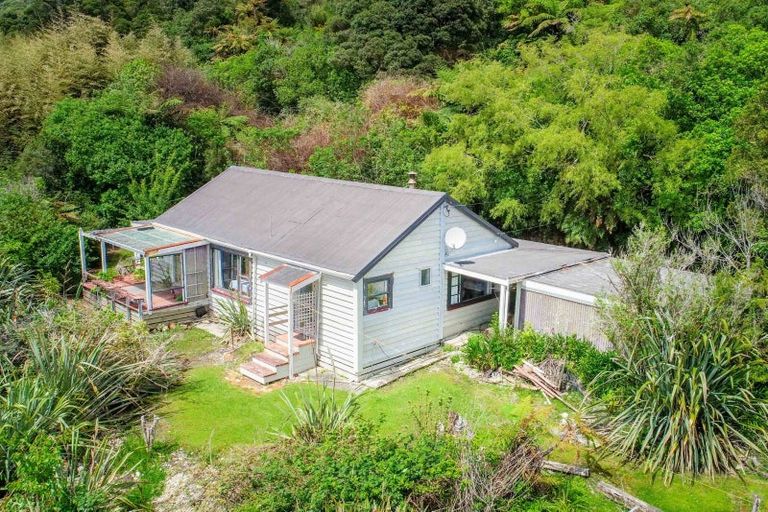 Photo of property in 3 Tyler Road, Ngakawau, 7824