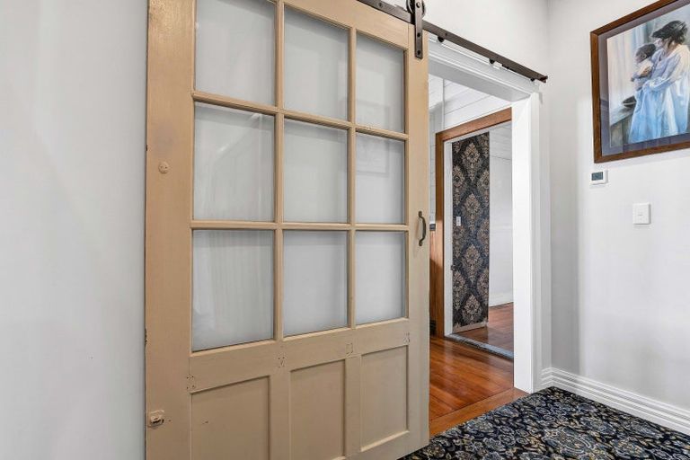 Photo of property in 105 High Street South, Eltham, 4322