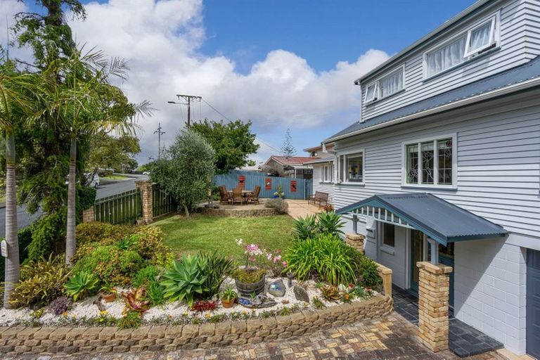 Photo of property in 4 Leigh Terrace, Bayview, Auckland, 0629