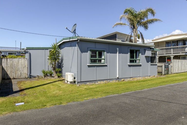 Photo of property in 59 Fifth Avenue, Urenui, 4377