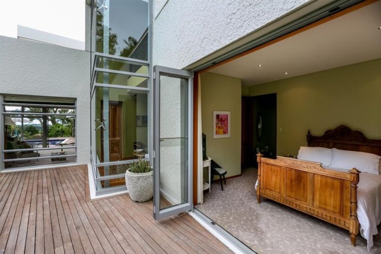 Photo of property in 537 South Road, Omata, New Plymouth, 4374