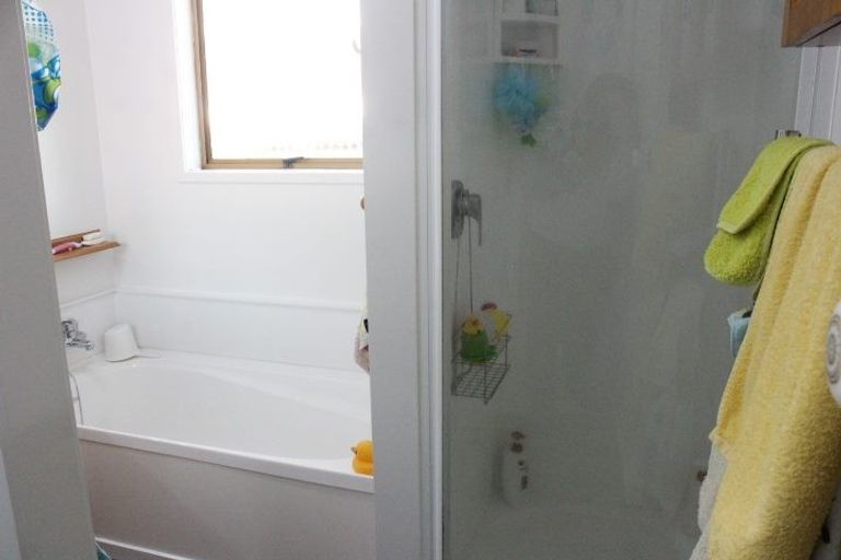 Photo of property in 2/63 Walworth Avenue, Pakuranga Heights, Auckland, 2010