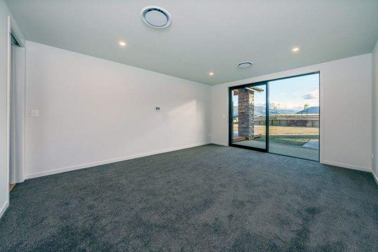 Photo of property in 30 Carrickmore Crescent, Wanaka, 9305