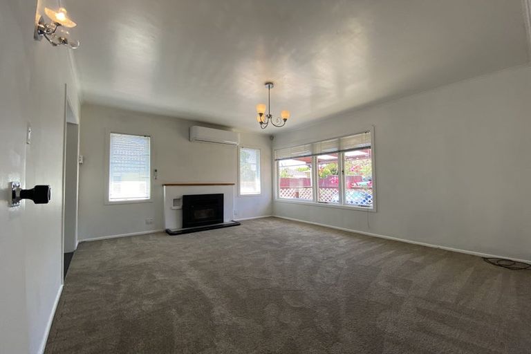 Photo of property in 61 Wilsher Crescent, Henderson, Auckland, 0612