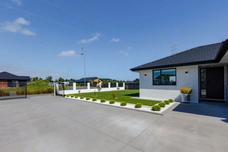 Photo of property in 26 Honeyfield Drive, Whalers Gate, New Plymouth, 4310