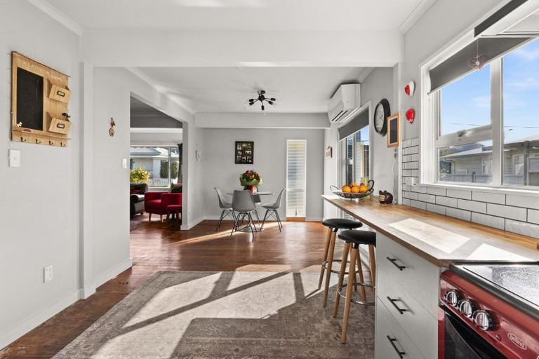 Photo of property in 7 Totara Street, Taradale, Napier, 4112