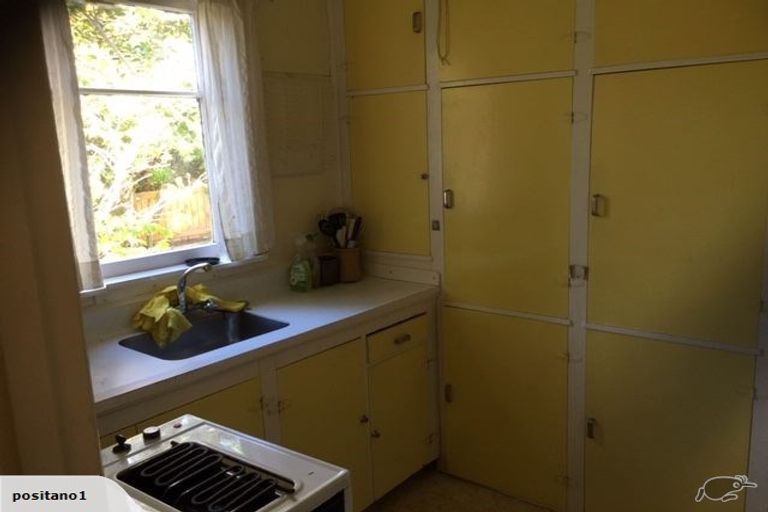 Photo of property in 134 Seaview Road, Paraparaumu Beach, Paraparaumu, 5032