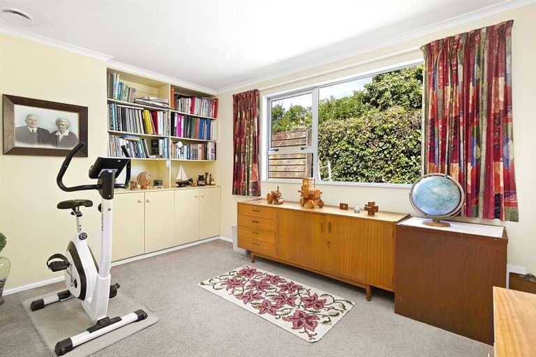 Photo of property in 53 Ranui Terrace, Tawa, Wellington, 5028