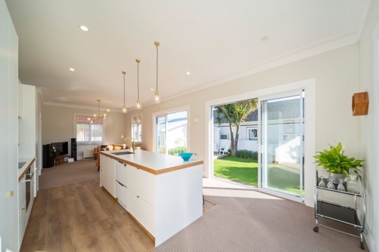 Photo of property in 25 Mount Edgcumbe Street, New Plymouth, 4310
