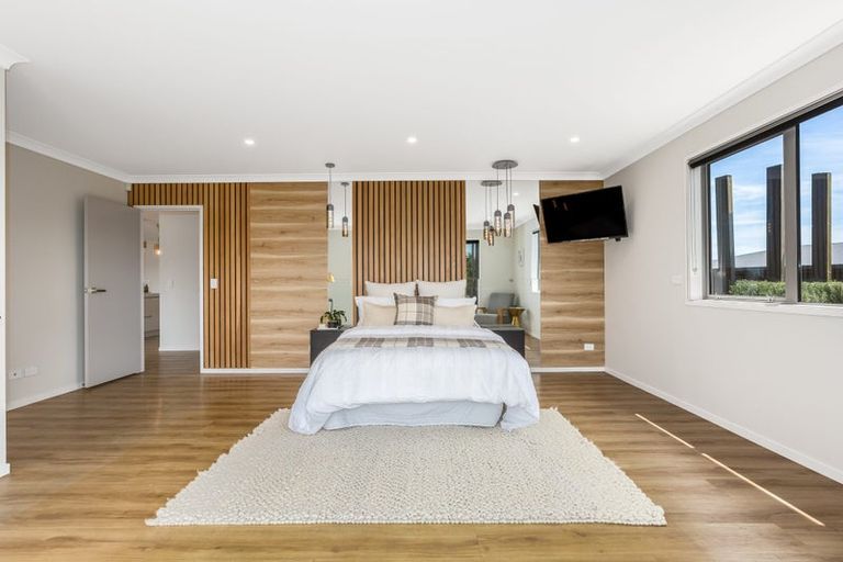 Photo of property in 136 Endeavour Drive, Whitby, Porirua, 5024