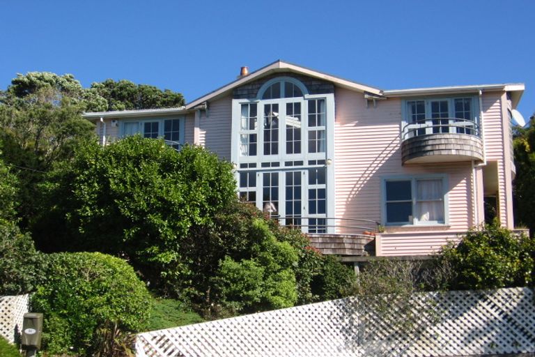 Photo of property in 64 Nicholson Road, Khandallah, Wellington, 6035