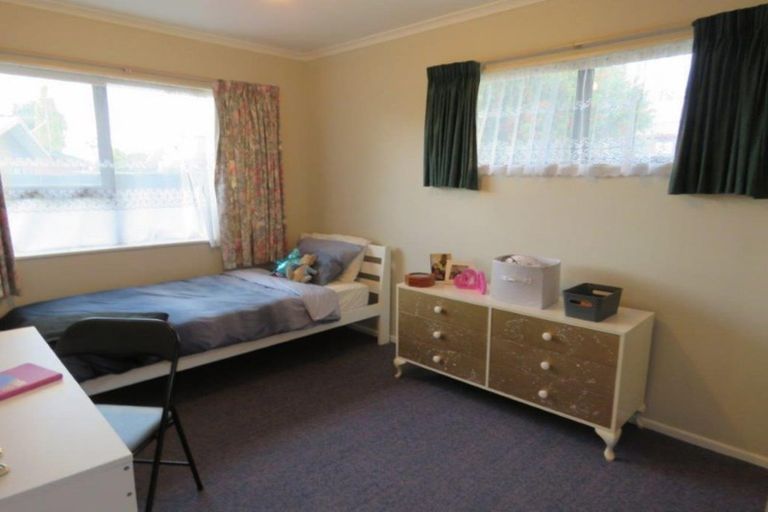Photo of property in 2 Willow Grove, Waipukurau, 4200