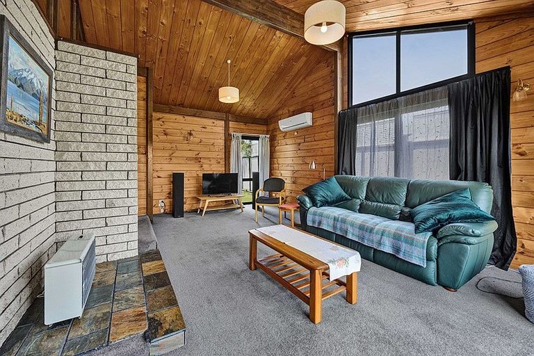 Photo of property in 49 Brennan Place, Opunake, 4616