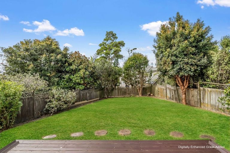 Photo of property in 2/267 Glenfield Road, Hillcrest, Auckland, 0627