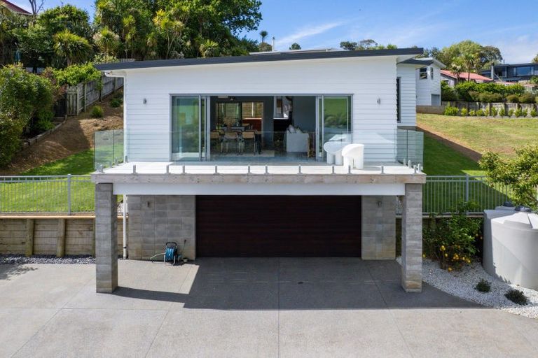 Photo of property in 28 Robertson Street, Raglan, 3225