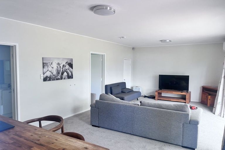 Photo of property in 881 Beach Road, Waiake, Auckland, 0630