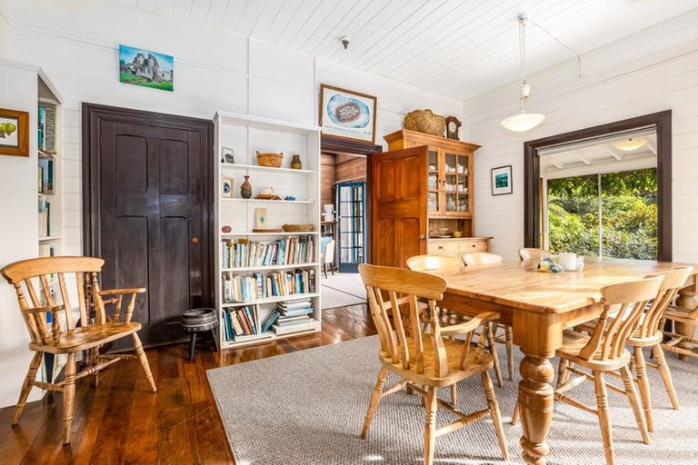 Photo of property in 3 Huia Road, Days Bay, Lower Hutt, 5013