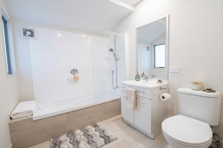 Photo of property in 71 Divide Loop, Takanini, 2112