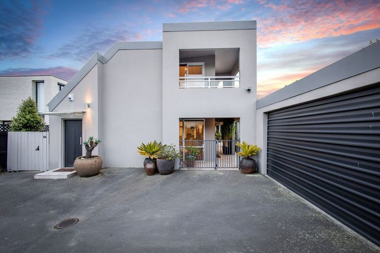 Photo of property in 1/17 Kotare Street, Fendalton, Christchurch, 8041