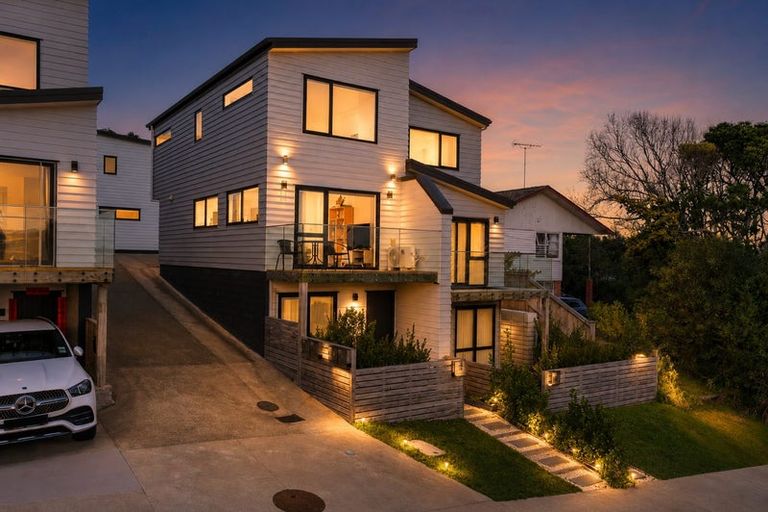 Photo of property in 20a Arrow Road, Forrest Hill, Auckland, 0620
