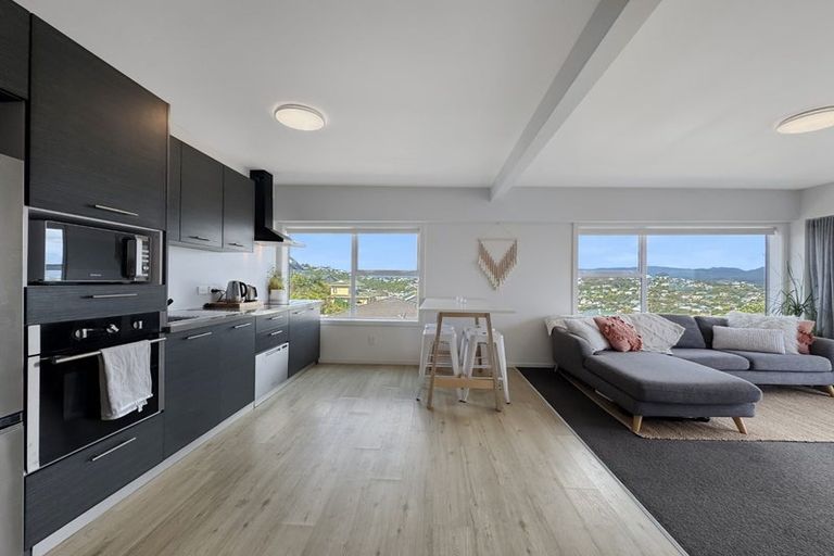 Photo of property in 6/32 Akaroa Drive, Maupuia, Wellington, 6022