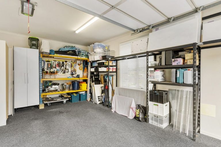 Photo of property in 15 Waldorf Crescent, Orewa, 0931