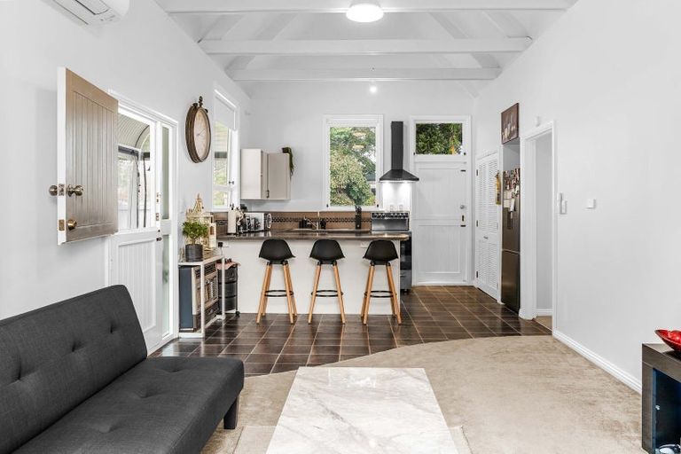 Photo of property in 3/201 Victoria Street, Cambridge, 3434