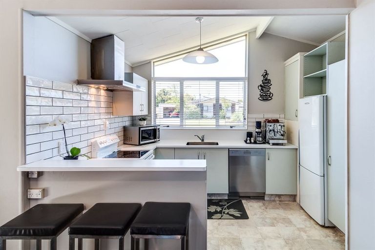 Photo of property in 3 Konini Crescent, Pirimai, Napier, 4112