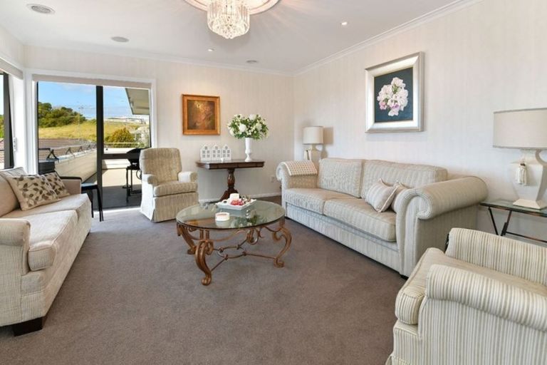 Photo of property in 101 Waldorf Crescent, Orewa, 0931