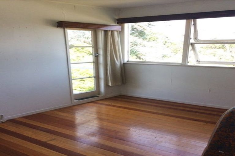 Photo of property in 8 Thomas Avenue, Te Atatu Peninsula, Auckland, 0610