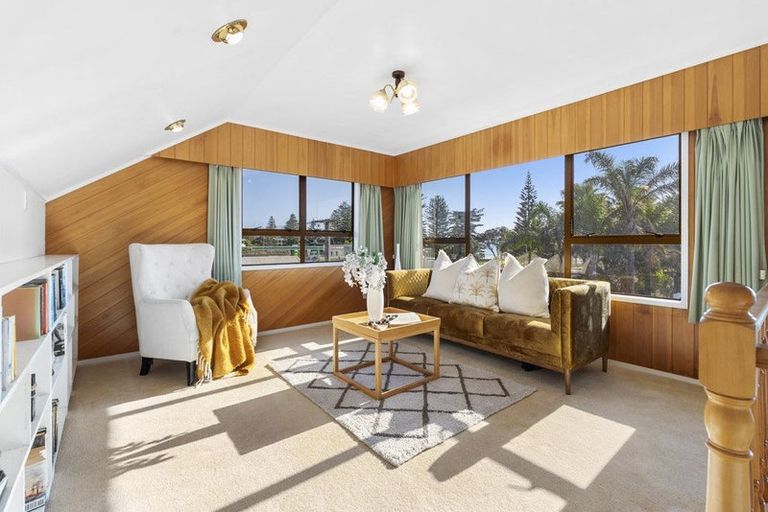 Photo of property in 2 Empire Road, Orewa, 0931