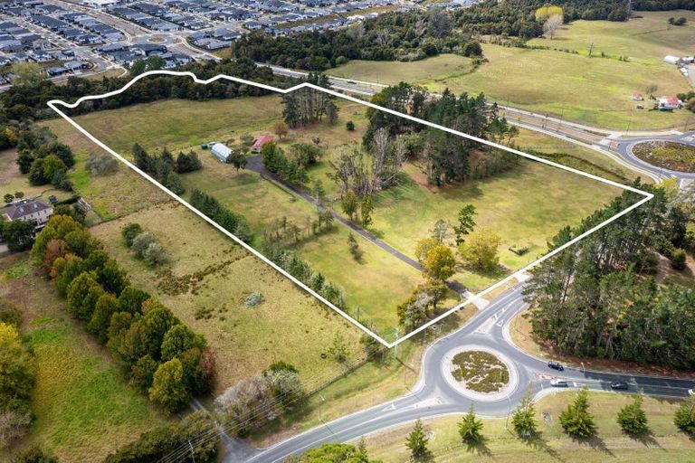 Photo of property in 1 Old Pine Valley Road, Dairy Flat, Silverdale, 0992