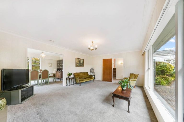 Photo of property in 2 Kay Road, Swanson, Auckland, 0614