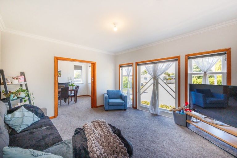 Photo of property in 27 Knowles Street, Terrace End, Palmerston North, 4410