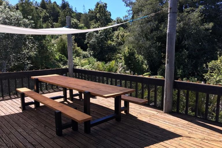 Photo of property in 27 Reynolds Place, Torbay, Auckland, 0630