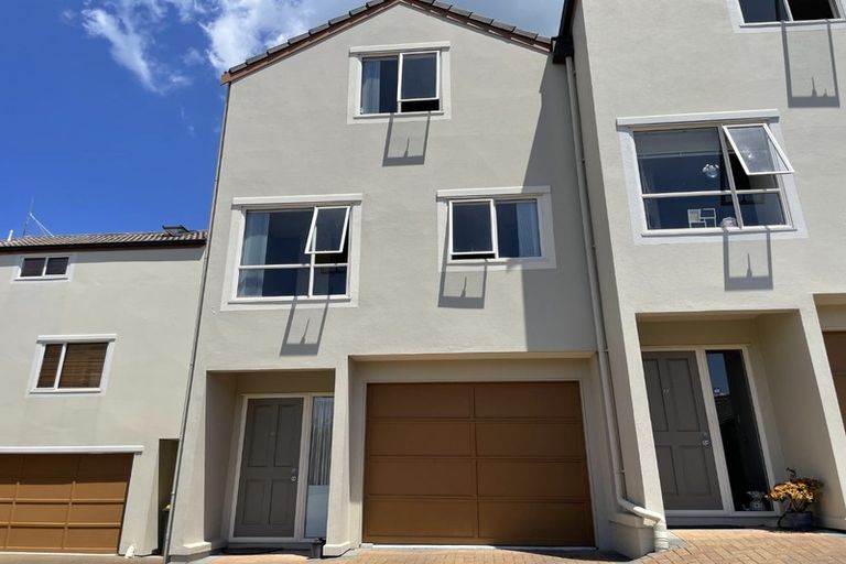 Photo of property in 3/57 Gladstone Road, Northcote, Auckland, 0627