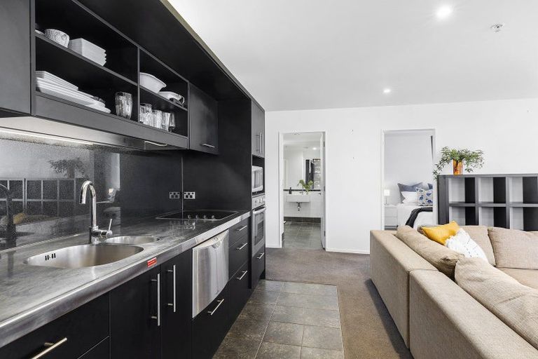 Photo of property in 2a/123 Molesworth Street, Thorndon, Wellington, 6011